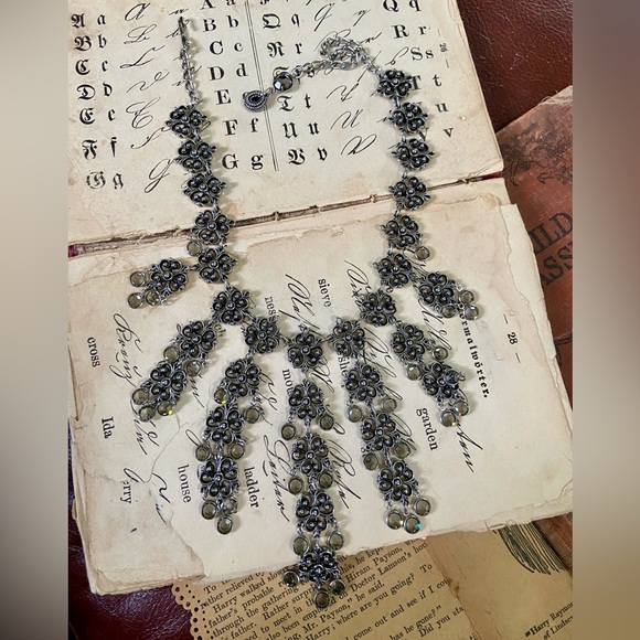 Vintage Goldette silver tone & smoke grey crystal waterfall statement necklace - Picture 3 of 11